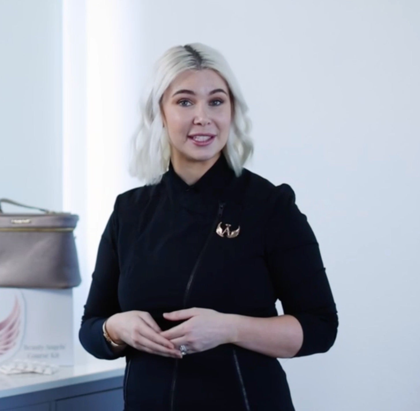 Booked & Busy: Nailing the Phone Consult by Amanda Banks - Tina Davies Professional