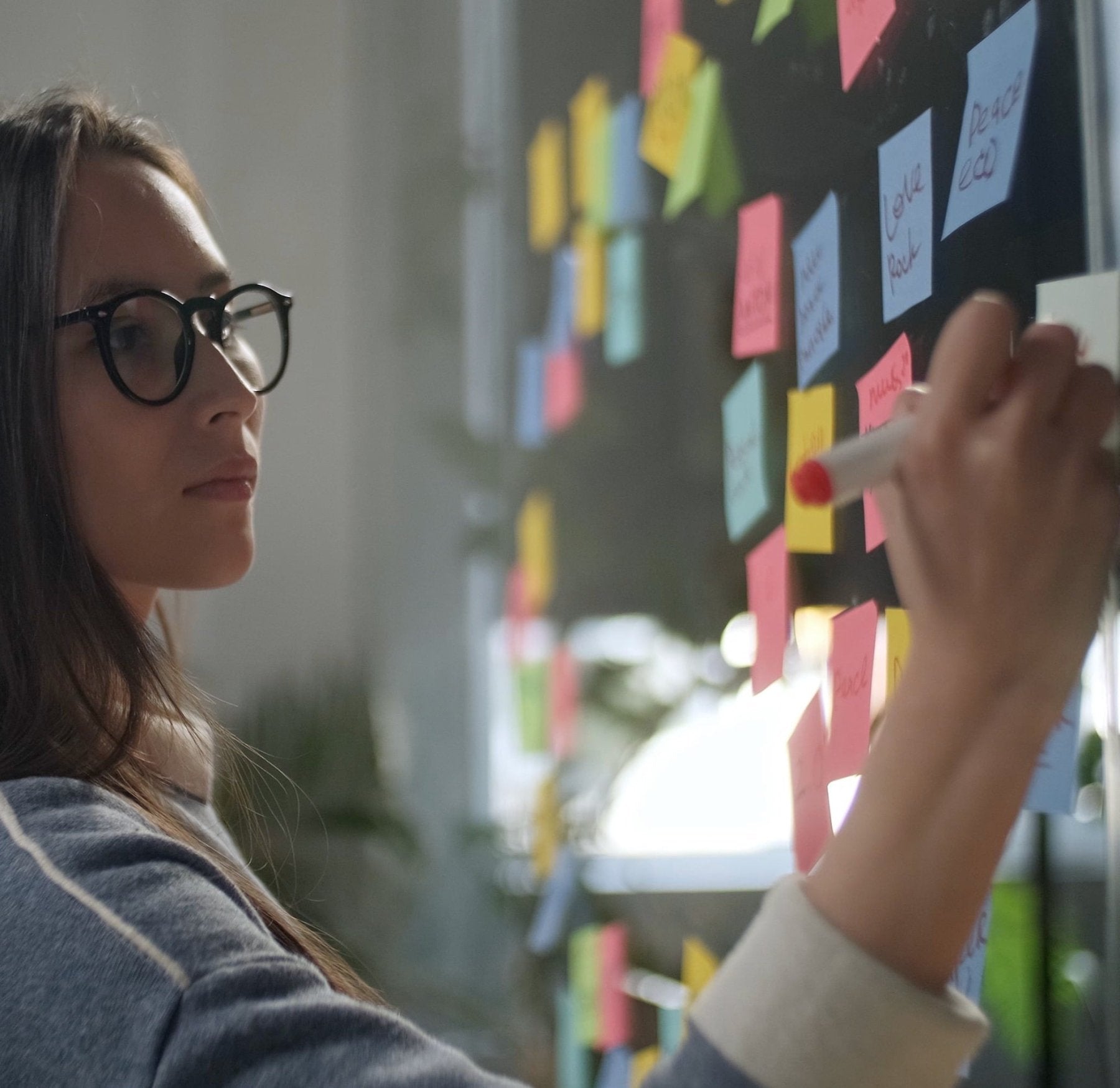 Content Creation: AI for Beautypreneurs by Leann La - Tina Davies Professional