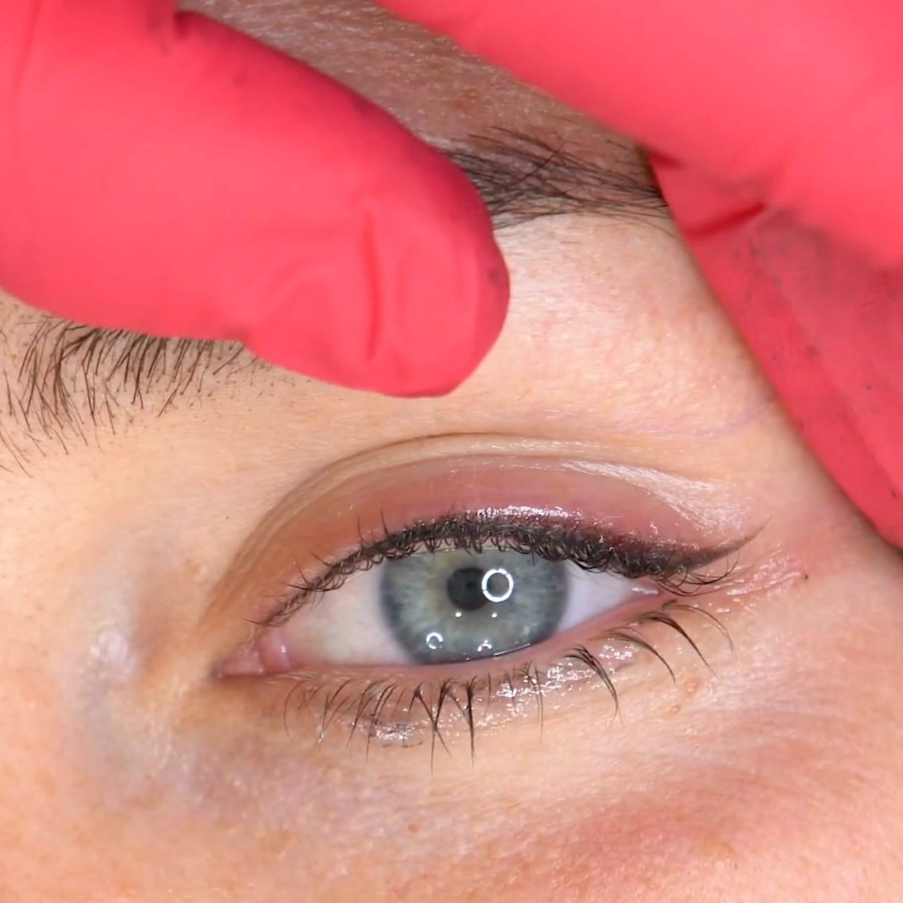 Eye Essentials: Top and Bottom Liner by Stefanie Toms - Tina Davies Professional