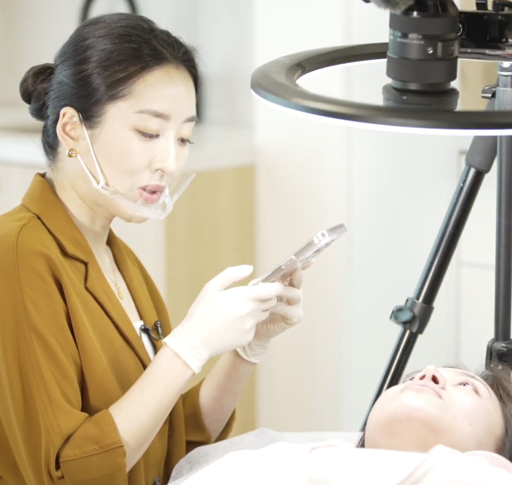 The Natural Edge: Soft Brown Eyeliner by Mini Na - Tina Davies Professional