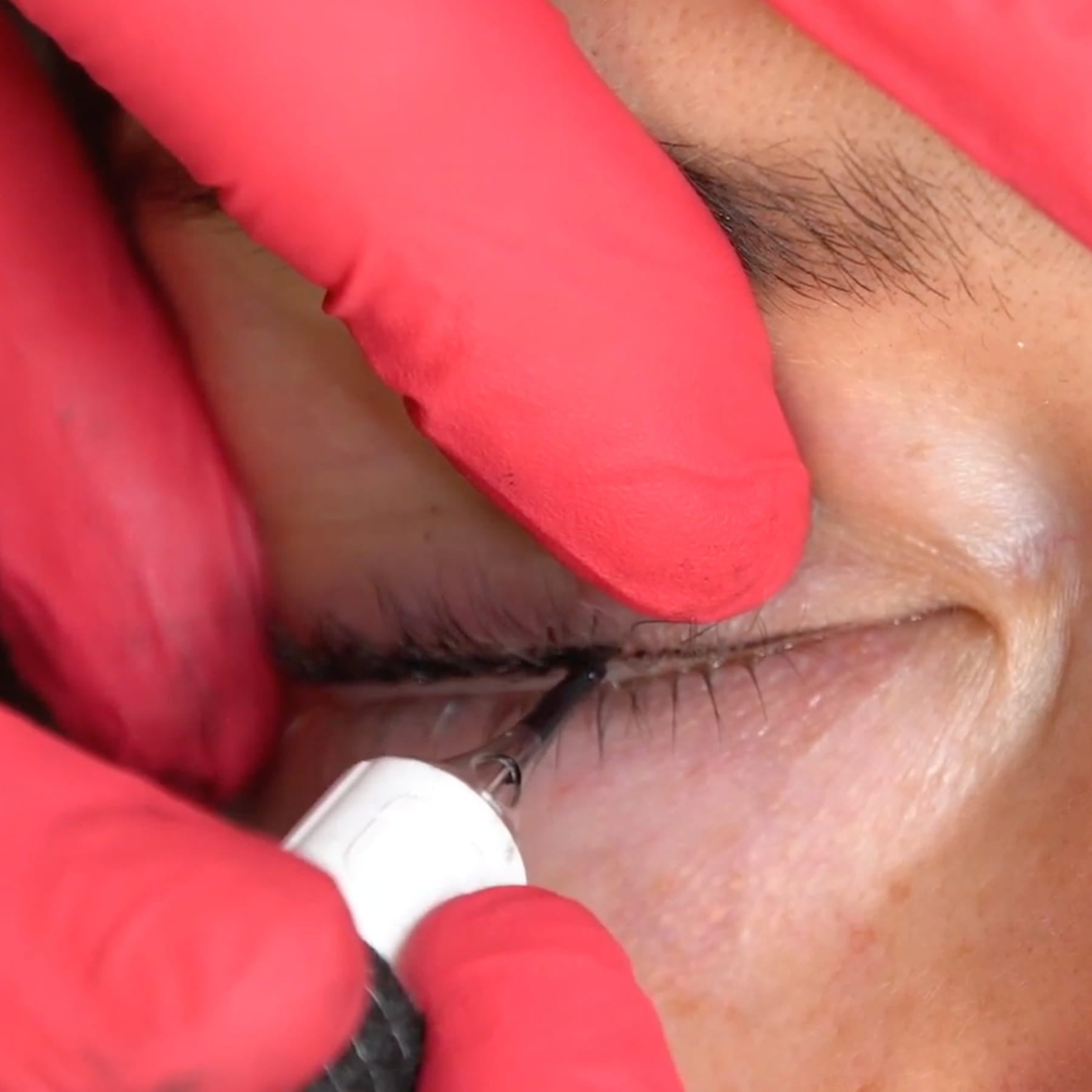 Eye Essentials: Top and Bottom Liner by Stefanie Toms - Tina Davies Professional